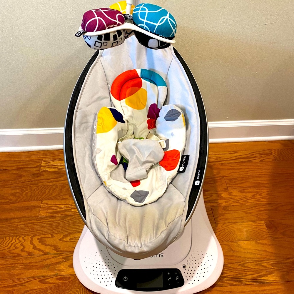4moms mamaRoo swing